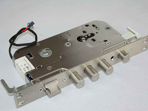 阿勒泰24小时上门开锁公司